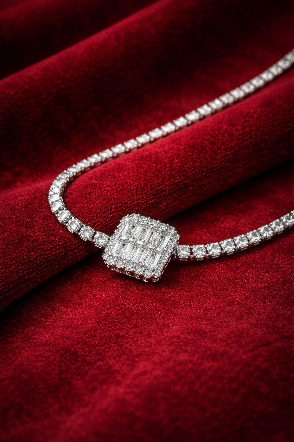 Silver tennis bracelet with square crystal centerpiece