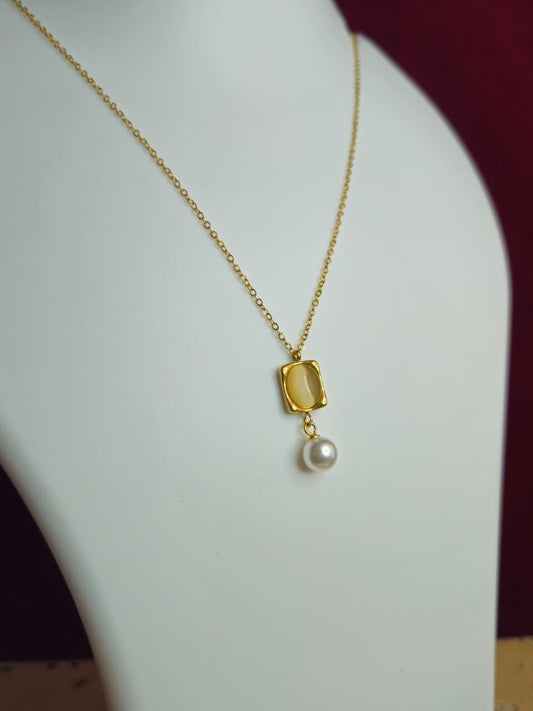 Classic Pearl Drop Necklace
